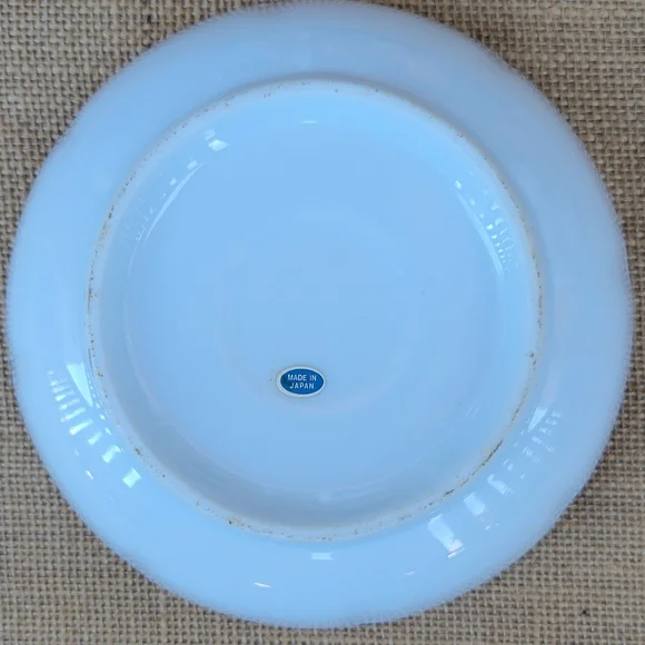 Vintage Japanese Flower-Shaped Bowl With Koi Fish Gold Trim Marked Hasshu-Gama - Picture 16 of 16